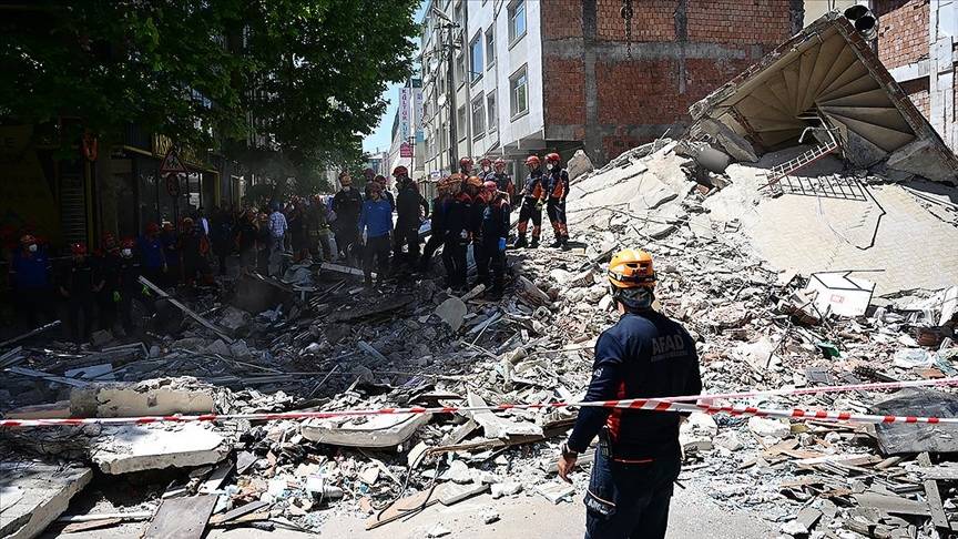 Çöken binadan kurtarılan 2 yaralı daha taburcu edildi 20